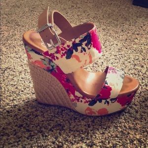 Jessica Simpson Wedges